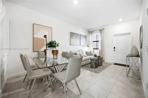 Townhouse in Homestead, Florida 3 bedrooms, 157.47 sq.m. № 2041757 - photo 10