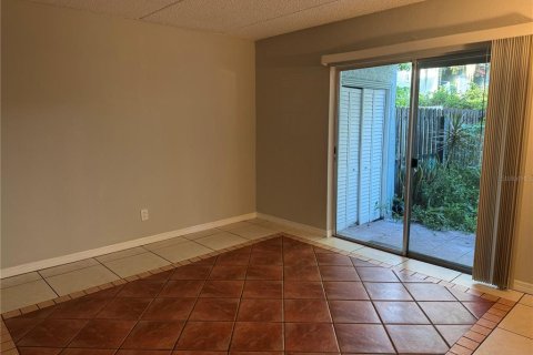 Condo in Tampa, Florida, 2 bedrooms  № 2391197 - photo 28