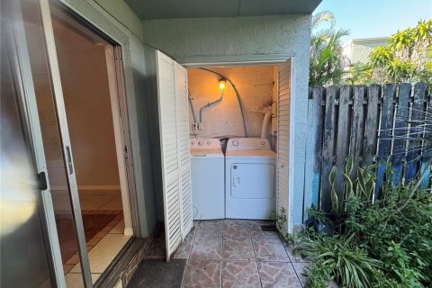 Condo in Tampa, Florida, 2 bedrooms  № 2391197 - photo 29