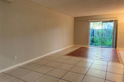 Condo in Tampa, Florida, 2 bedrooms  № 2391197 - photo 24