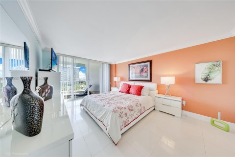 Copropriété à louer à Surfside, Floride: 1 chambre, 89.37 m2 № 2007978 - photo 14