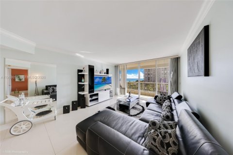 Copropriété à louer à Surfside, Floride: 1 chambre, 89.37 m2 № 2007978 - photo 3