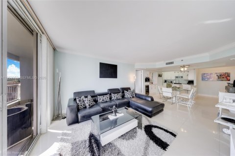 Copropriété à louer à Surfside, Floride: 1 chambre, 89.37 m2 № 2007978 - photo 5