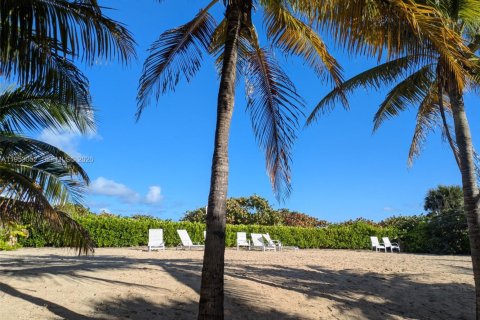 Copropriété à louer à Surfside, Floride: 1 chambre, 89.37 m2 № 2007978 - photo 28