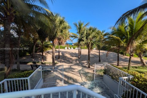 Copropriété à louer à Surfside, Floride: 1 chambre, 89.37 m2 № 2007978 - photo 29