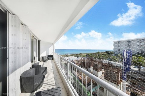 Copropriété à louer à Surfside, Floride: 1 chambre, 89.37 m2 № 2007978 - photo 17