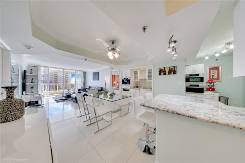 Copropriété à louer à Surfside, Floride: 1 chambre, 89.37 m2 № 2007978 - photo 8