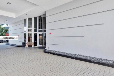 Copropriété à louer à Surfside, Floride: 1 chambre, 89.37 m2 № 2007978 - photo 20