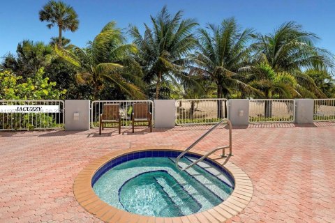 Copropriété à louer à Surfside, Floride: 1 chambre, 89.37 m2 № 2007978 - photo 24