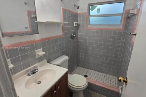 Снять в аренду виллу или дом в Форт-Лодердейл, Флорида 1 спальня, 180.51м2, № 1990559 - фото 6