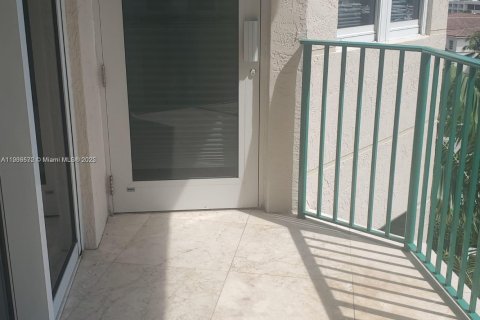 Condo in Aventura, Florida, 2 bedrooms  № 1955723 - photo 8