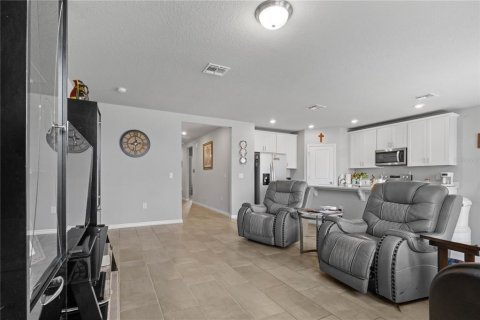 Villa ou maison à vendre à Auburndale, Floride: 3 chambres, 137.96 m2 № 2310680 - photo 3