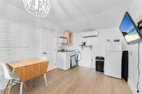 Immobilier commercial à vendre à Hallandale Beach, Floride: 147.25 m2 № 2016343 - photo 20