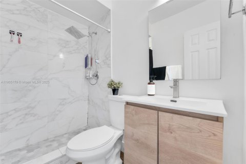 Immobilier commercial à vendre à Hallandale Beach, Floride: 147.25 m2 № 2016343 - photo 12