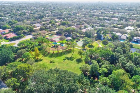 House in Boca Raton, Florida 4 bedrooms, 274.53 sq.m. № 1217354 - photo 1