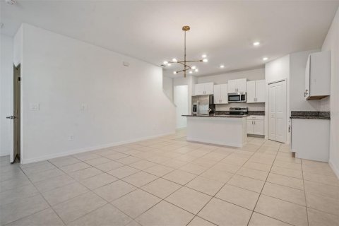 Townhouse in PALM RIVER TOWNHOMES in Tampa, Florida 4 bedrooms, 192.96 sq.m. № 2201612 - photo 14