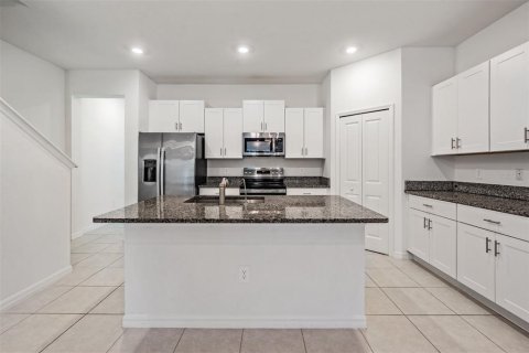Townhouse in PALM RIVER TOWNHOMES in Tampa, Florida 4 bedrooms, 192.96 sq.m. № 2201612 - photo 8
