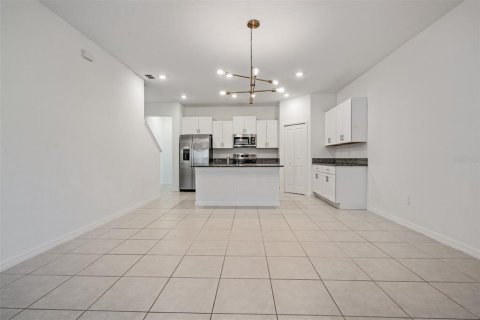 Townhouse in PALM RIVER TOWNHOMES in Tampa, Florida 4 bedrooms, 192.96 sq.m. № 2201612 - photo 13