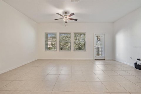 Townhouse in PALM RIVER TOWNHOMES in Tampa, Florida 4 bedrooms, 192.96 sq.m. № 2201612 - photo 16