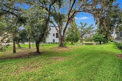 Townhouse in PALM RIVER TOWNHOMES in Tampa, Florida 4 bedrooms, 192.96 sq.m. № 2201612 - photo 20