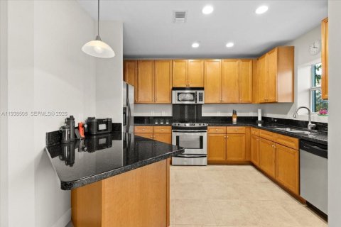 Купить таунхаус в Форт-Лодердейл, Флорида 3 спальни, 169.64м2, № 1998215 - фото 9