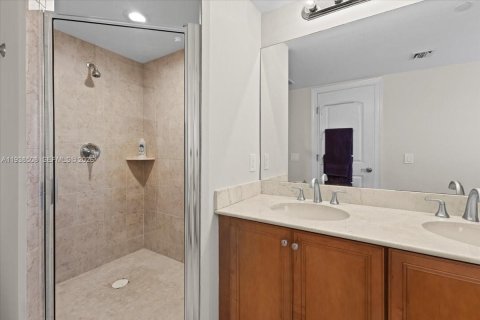 Купить таунхаус в Форт-Лодердейл, Флорида 3 спальни, 169.64м2, № 1998215 - фото 14