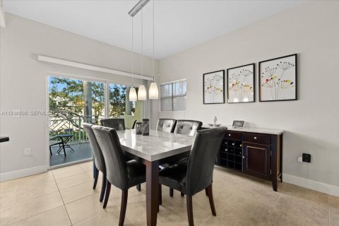 Купить таунхаус в Форт-Лодердейл, Флорида 3 спальни, 169.64м2, № 1998215 - фото 8