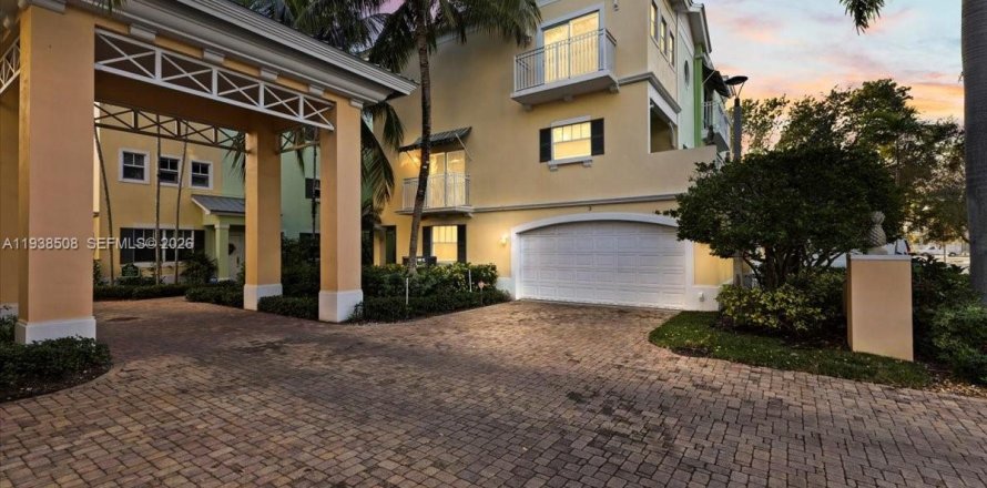 Таунхаус в Форт-Лодердейл, Флорида 3 спальни, 169.64м2 № 1998215