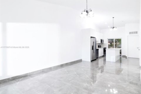 House in Dania Beach, Florida 6 bedrooms, 200.67 sq.m. № 1985593 - photo 4