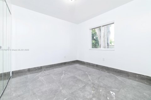 House in Dania Beach, Florida 6 bedrooms, 200.67 sq.m. № 1985593 - photo 9