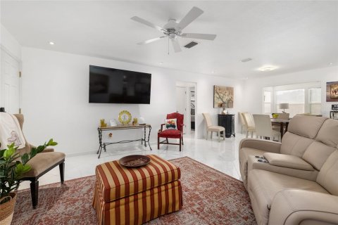 Casa en venta en The Villages, Florida, 3 dormitorios, 129.32 m2 № 2114908 - foto 16