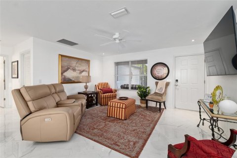 Casa en venta en The Villages, Florida, 3 dormitorios, 129.32 m2 № 2114908 - foto 14