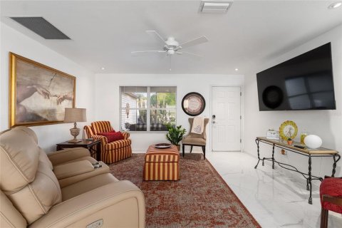 Casa en venta en The Villages, Florida, 3 dormitorios, 129.32 m2 № 2114908 - foto 15