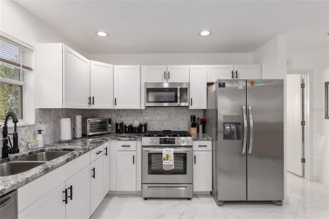 Casa en venta en The Villages, Florida, 3 dormitorios, 129.32 m2 № 2114908 - foto 24