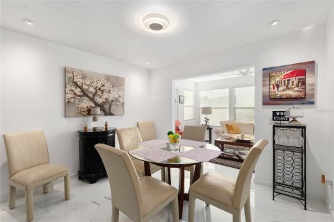 Casa en venta en The Villages, Florida, 3 dormitorios, 129.32 m2 № 2114908 - foto 19