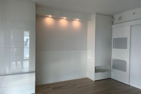 Снять в аренду кондоминиум в Майами, Флорида 3 спальни, 119.01м2, № 1969334 - фото 27