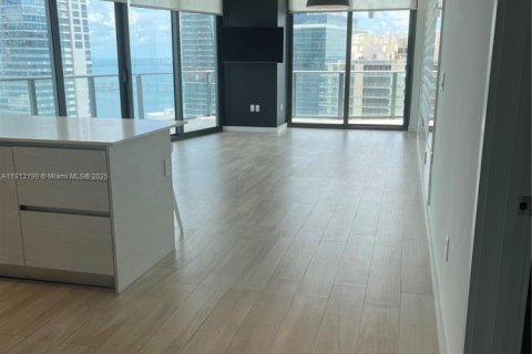 Снять в аренду кондоминиум в Майами, Флорида 3 спальни, 119.01м2, № 1969334 - фото 24