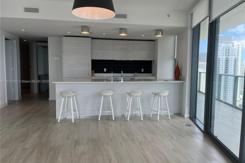 Снять в аренду кондоминиум в Майами, Флорида 3 спальни, 119.01м2, № 1969334 - фото 25