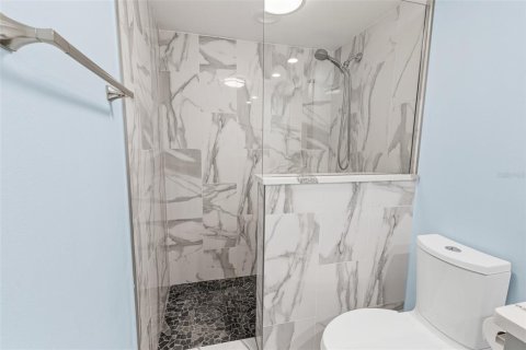 Condo in Cocoa Beach, Florida, 3 bedrooms  № 2204035 - photo 25