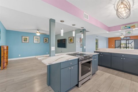 Condo in Cocoa Beach, Florida, 3 bedrooms  № 2204035 - photo 8