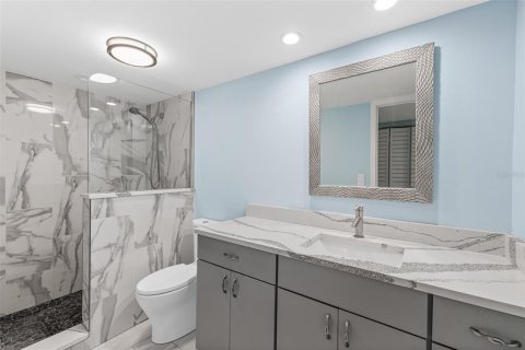 Condo in Cocoa Beach, Florida, 3 bedrooms  № 2204035 - photo 24