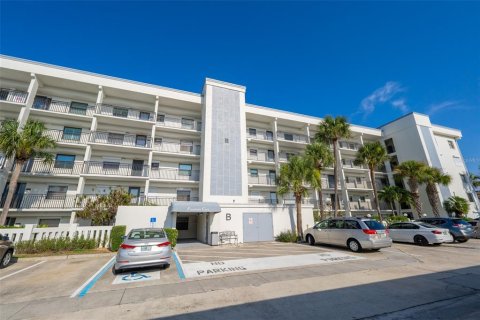 Condo in Cocoa Beach, Florida, 3 bedrooms № 2204035