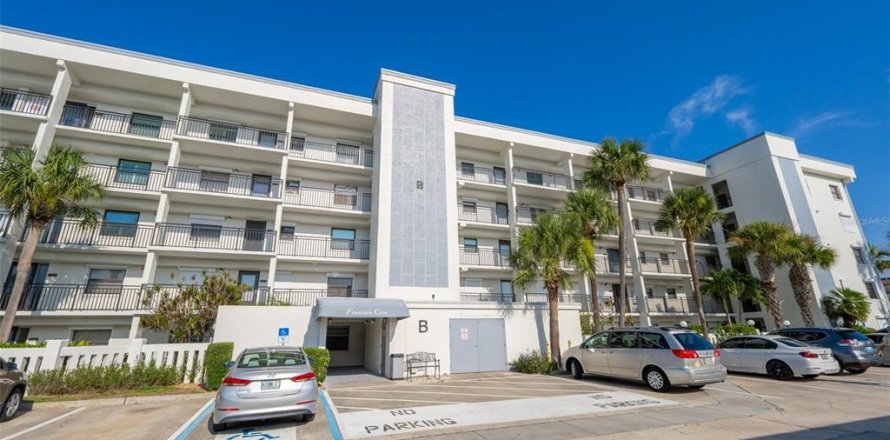 Condo in Cocoa Beach, Florida, 3 bedrooms  № 2204035