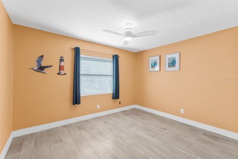 Condo in Cocoa Beach, Florida, 3 bedrooms  № 2204035 - photo 23