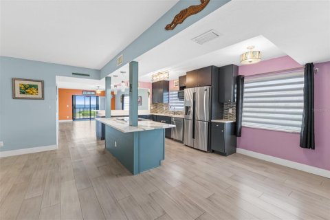 Condo in Cocoa Beach, Florida, 3 bedrooms  № 2204035 - photo 30