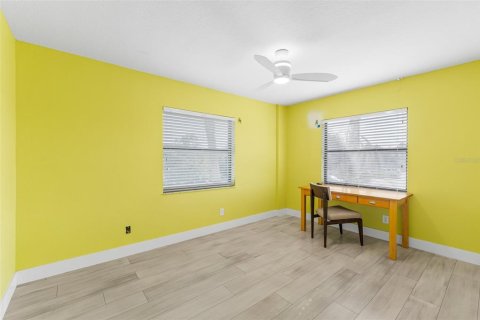 Condo in Cocoa Beach, Florida, 3 bedrooms  № 2204035 - photo 27