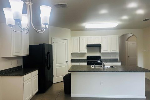 House in Haines City, Florida 4 bedrooms, 173.45 sq.m. № 1856320 - photo 11