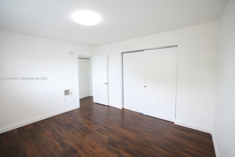 Снять в аренду квартиру в Хайалиа, Флорида 1 спальня, 51.37м2, № 1948865 - фото 8