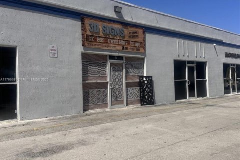Commercial property in Cutler Bay, Florida № 1863901 - photo 16