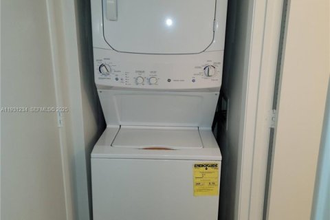 Снять в аренду кондоминиум в Уэст-Палм-Бич, Флорида 1 спальня, 62.8м2, № 1989796 - фото 7